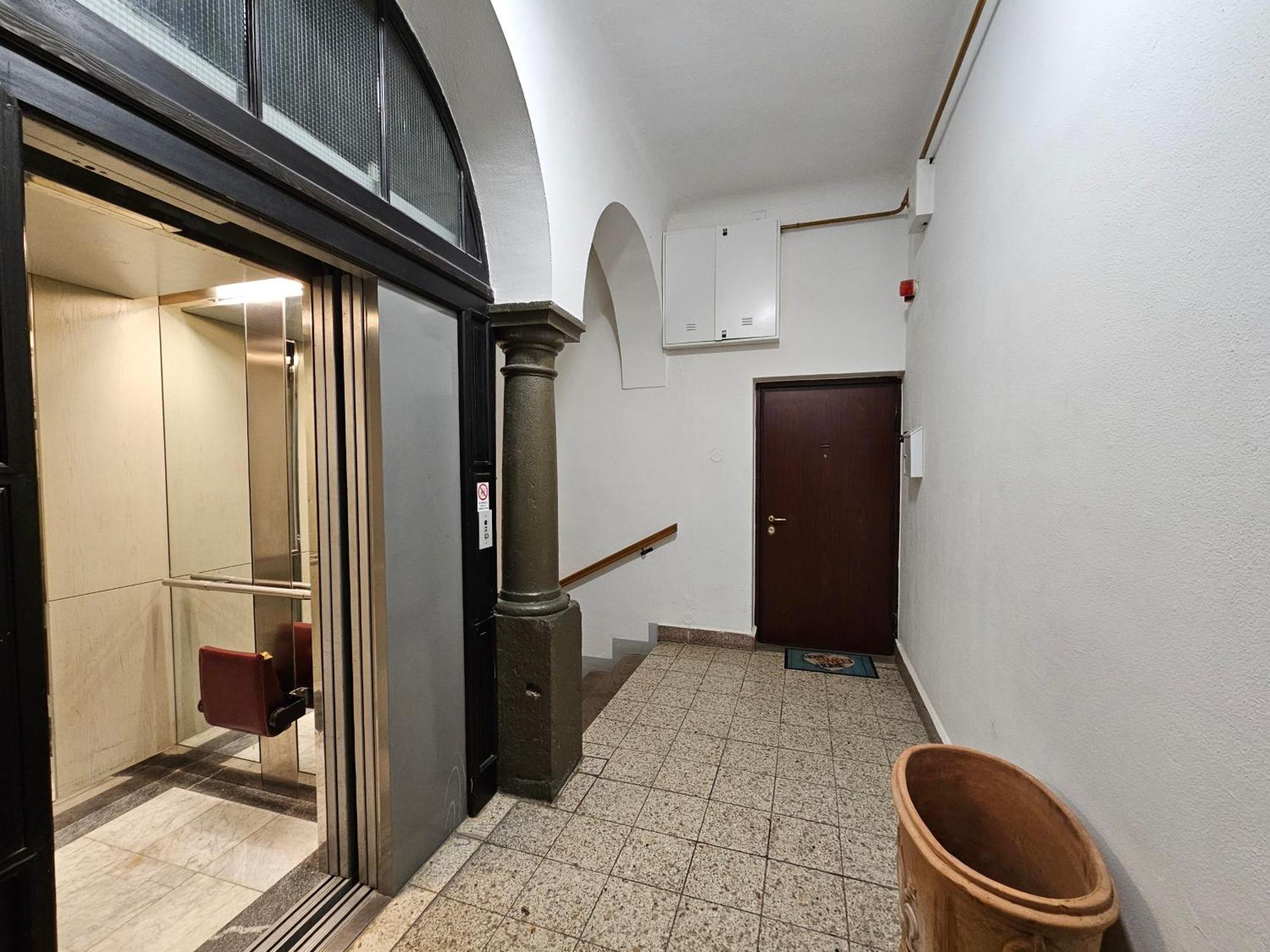 Charming Apartment Laura Tour As Ljubljana By Town Hall Liubliana Exterior foto